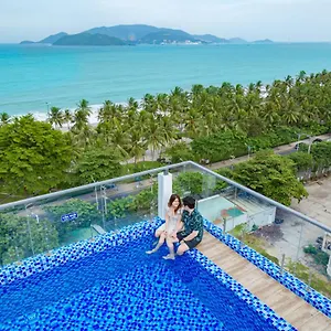 Azura Gold & Hotel